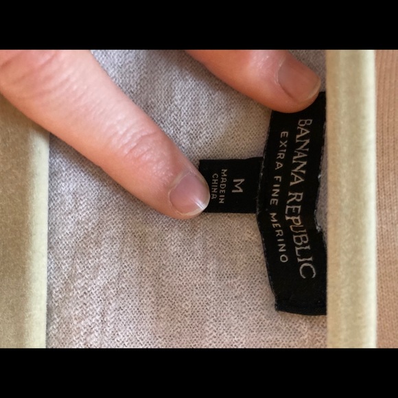 Banana Republic Cardigan - Picture 4 of 6